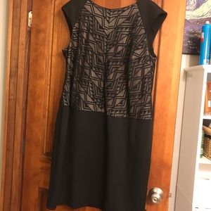 Dressbarn Cap Sleeve Triangle Design Sheath Dress